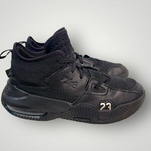 Jordan Stay Loyal 2 size 6Y